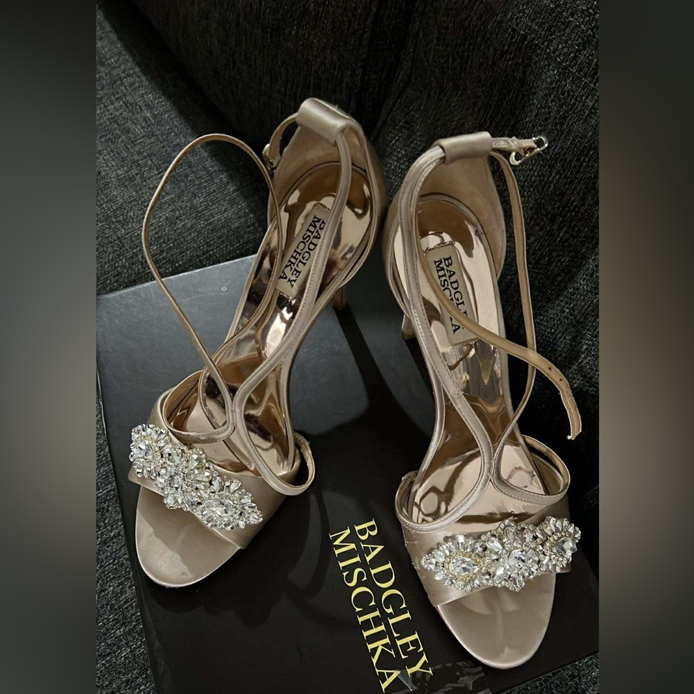 Badgley Mischka Women's Champagne Heels with Embellishments